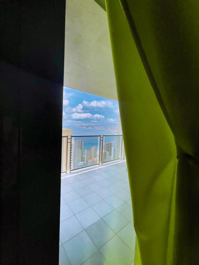 Beautiful Apartment Near Beach With Panoramic Sea-View 베니돔 외부 사진