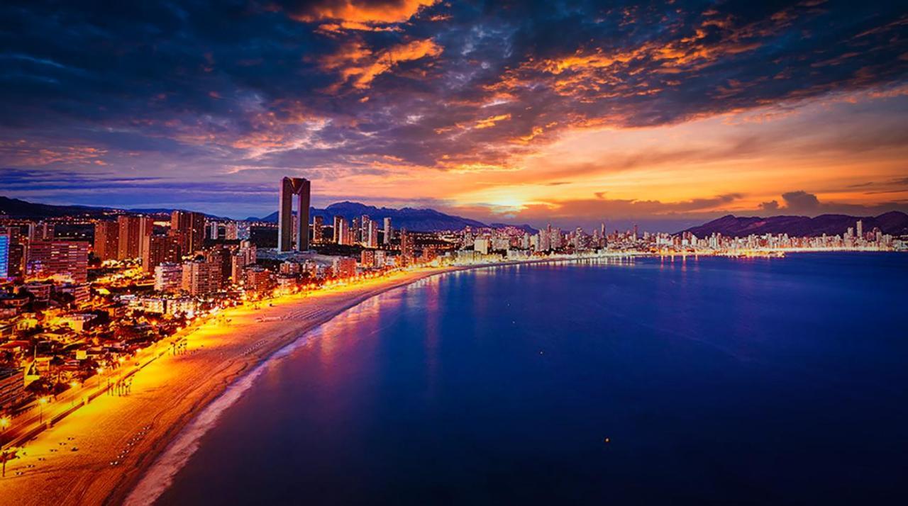 Beautiful Apartment Near Beach With Panoramic Sea-View 베니돔 외부 사진