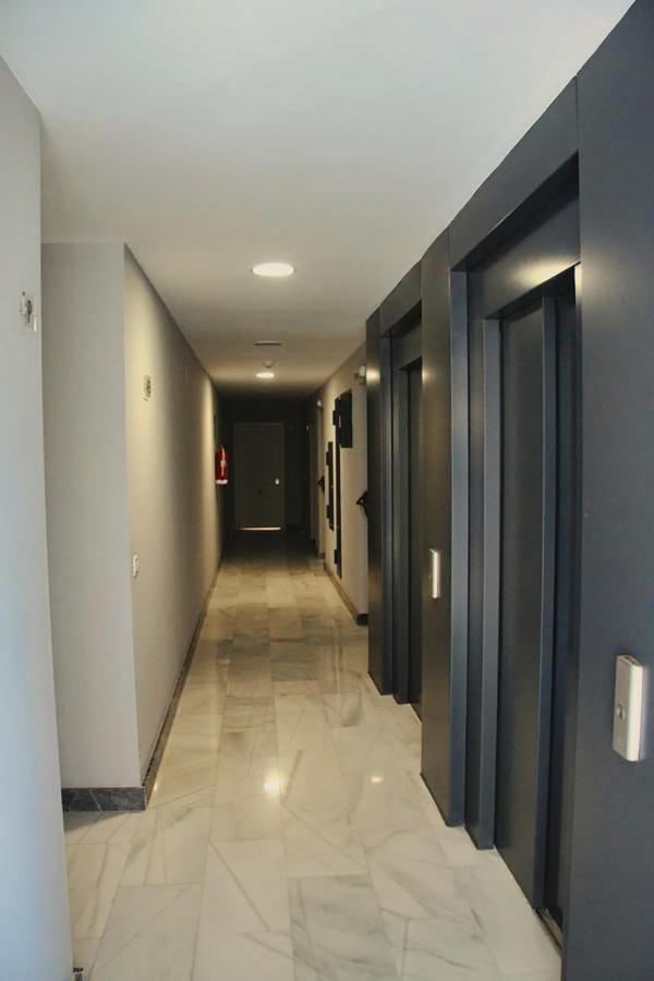 Beautiful Apartment Near Beach With Panoramic Sea-View 베니돔 외부 사진